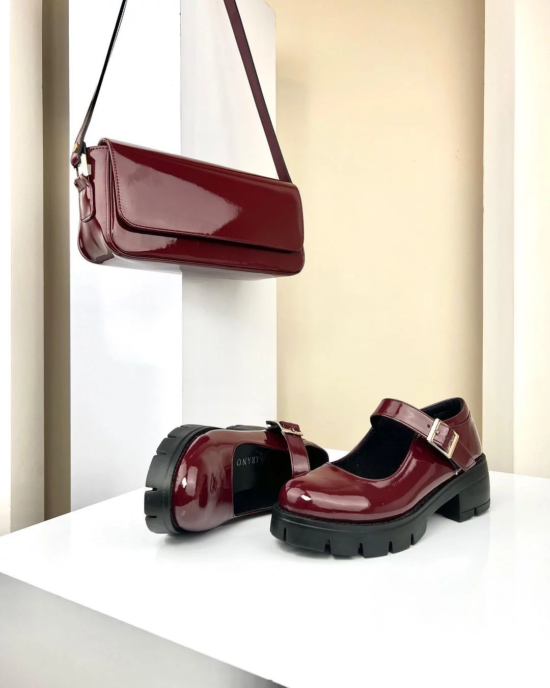 مری‌ جین تینا